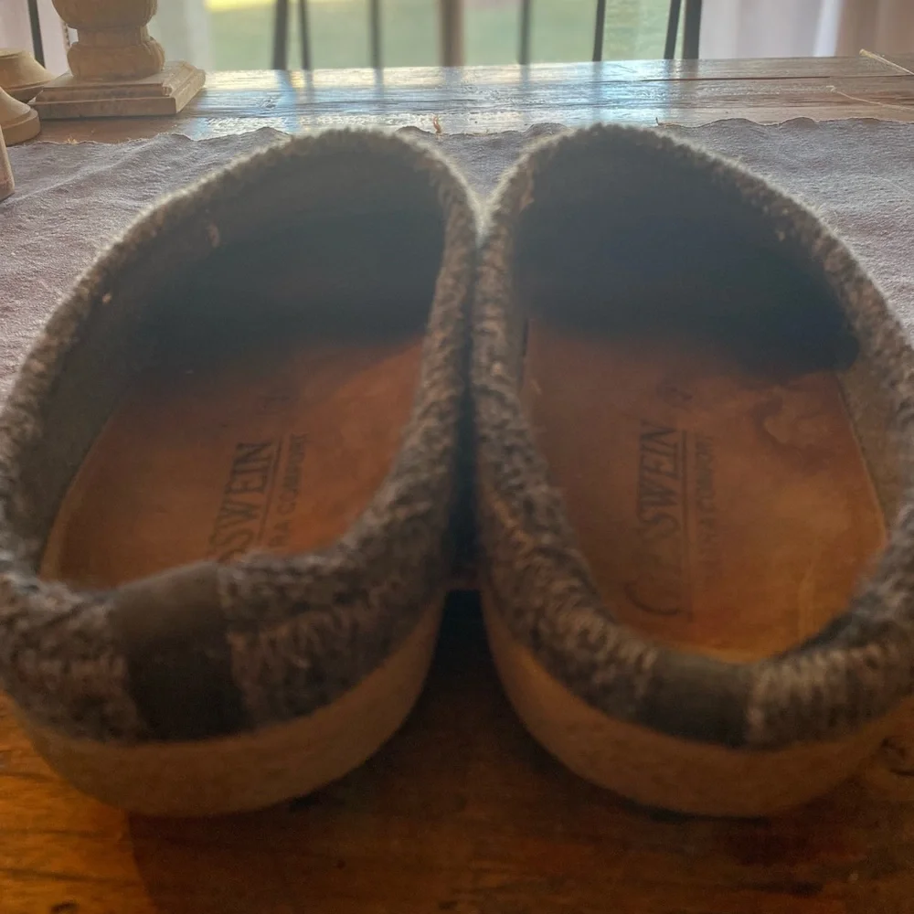 Geisswein Mens Merino Wool slip on hand soled clogs. Gray wool size 42 EU US‎ 9